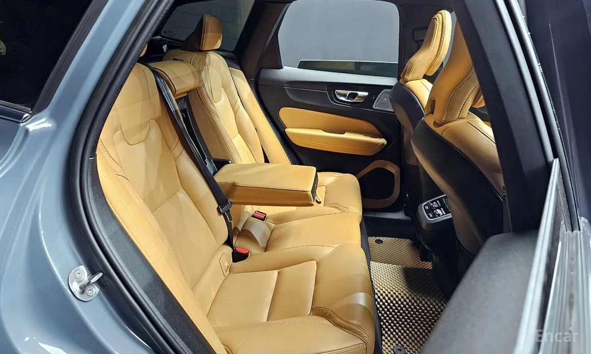 Volvo XC60, 2022 — фото 12 из 12
