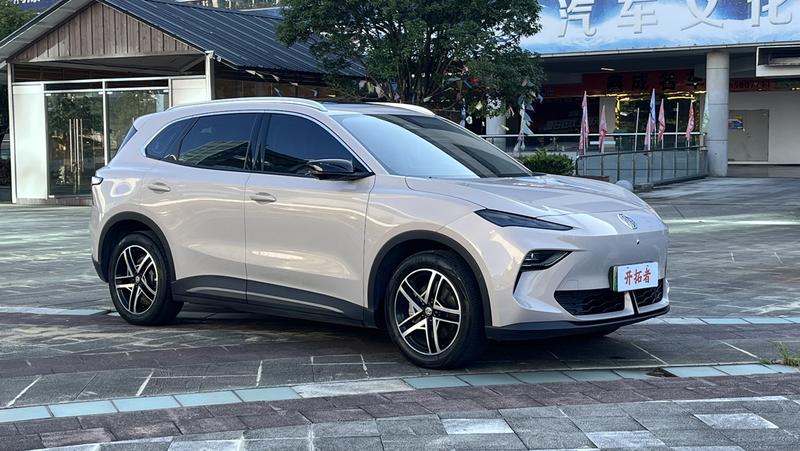 MG Motor ES5, 2024 — фото 3 из 12