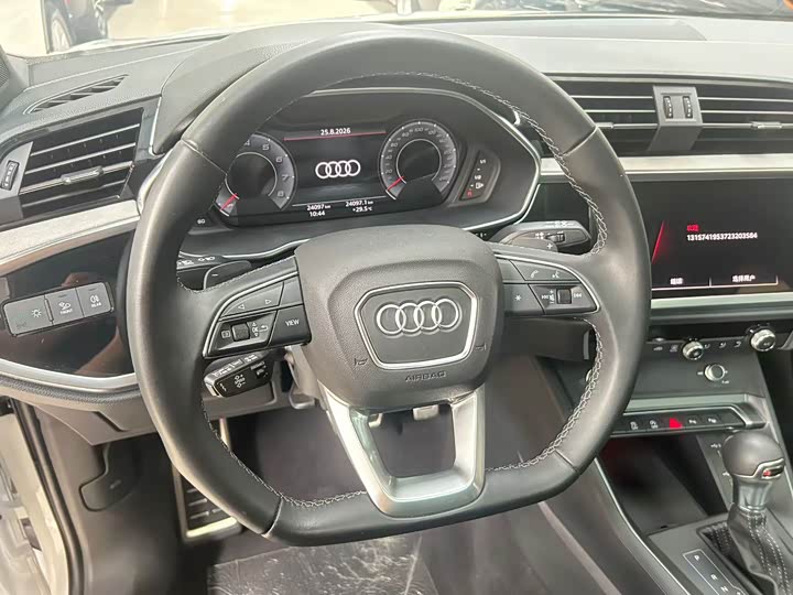 Audi Q3, 2024 — фото 5 из 9