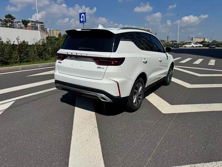 Geely Vision X6, 2021 — фото 4 из 9