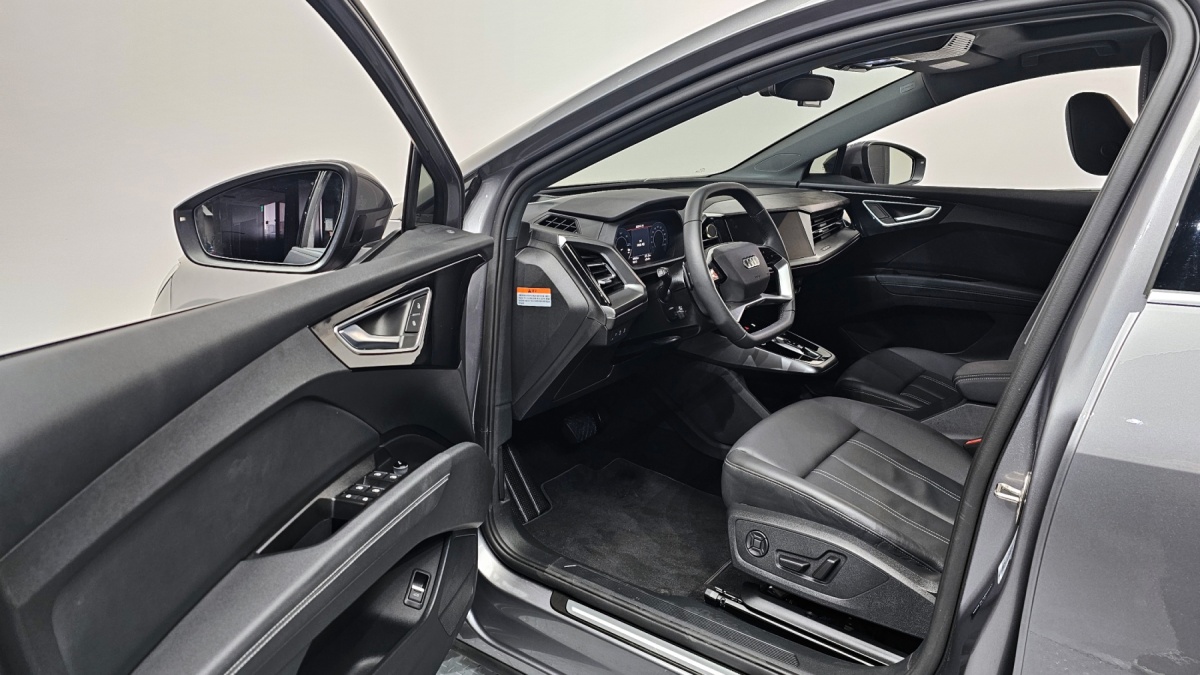 Audi Q4 e-tron, 2025 — фото 9 из 12