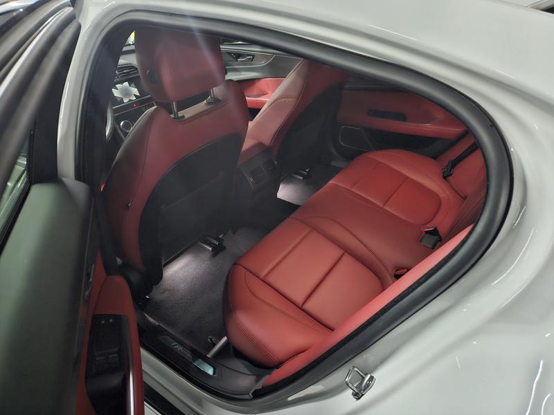 Jaguar XE L, 2022 — фото 10 из 11