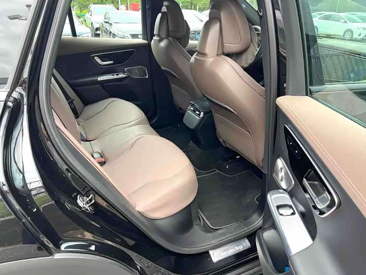 Mercedes-Benz EQE SUV, 2025 — фото 7 из 9