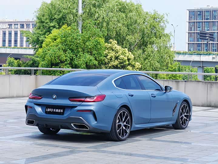 BMW 8 Series, 2022 — фото 5 из 9
