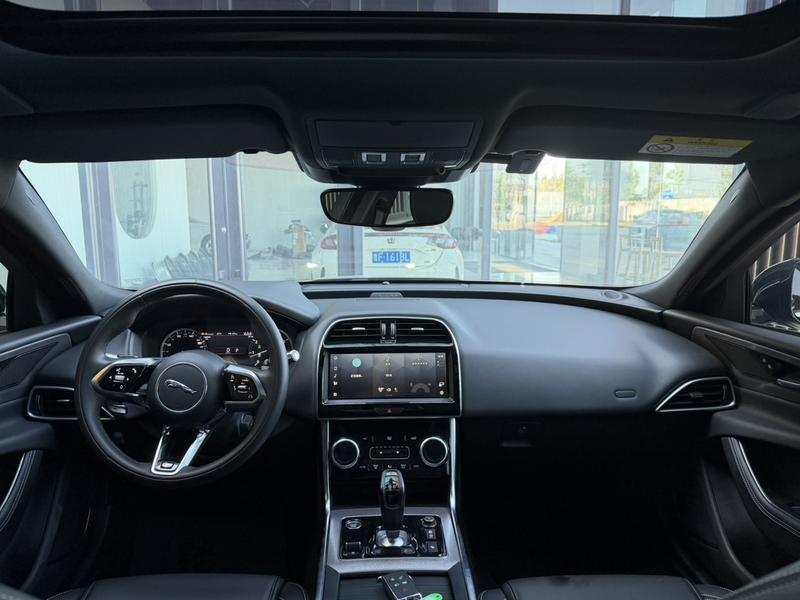 Jaguar XE L, 2022 — фото 6 из 11