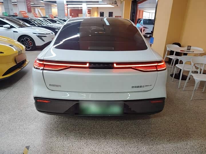 Geely Galaxy Starshine 8 EM-i, 2025 — фото 6 из 9