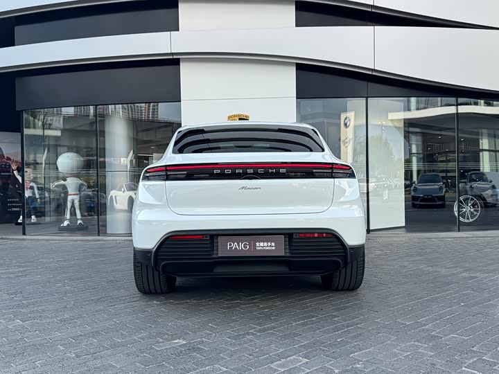 Porsche Macan EV, 2025 — фото 7 из 9