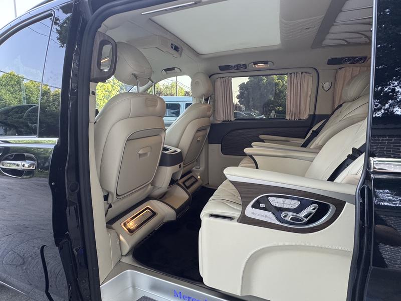 Mercedes-Benz V-Class, 2022 — фото 7 из 9