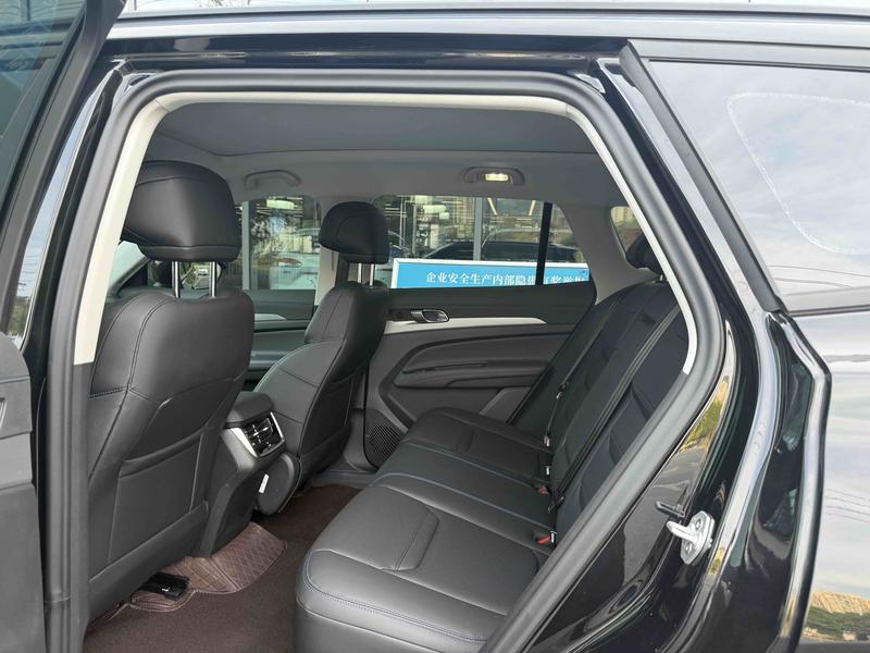 Ford Equator Sport, 2025 — фото 8 из 9