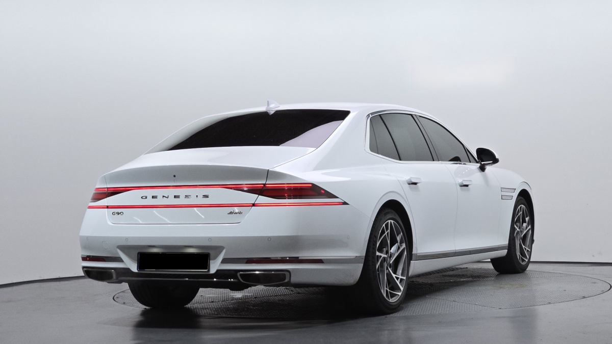 Genesis G90, 2022 — фото 2 из 12
