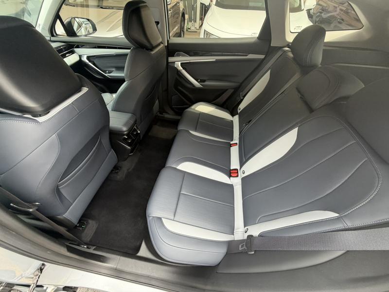 Geely Atlas L, 2024 — фото 7 из 10