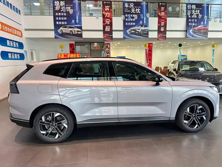 Volvo XC70 Hybrid, 2025 — фото 5 из 9