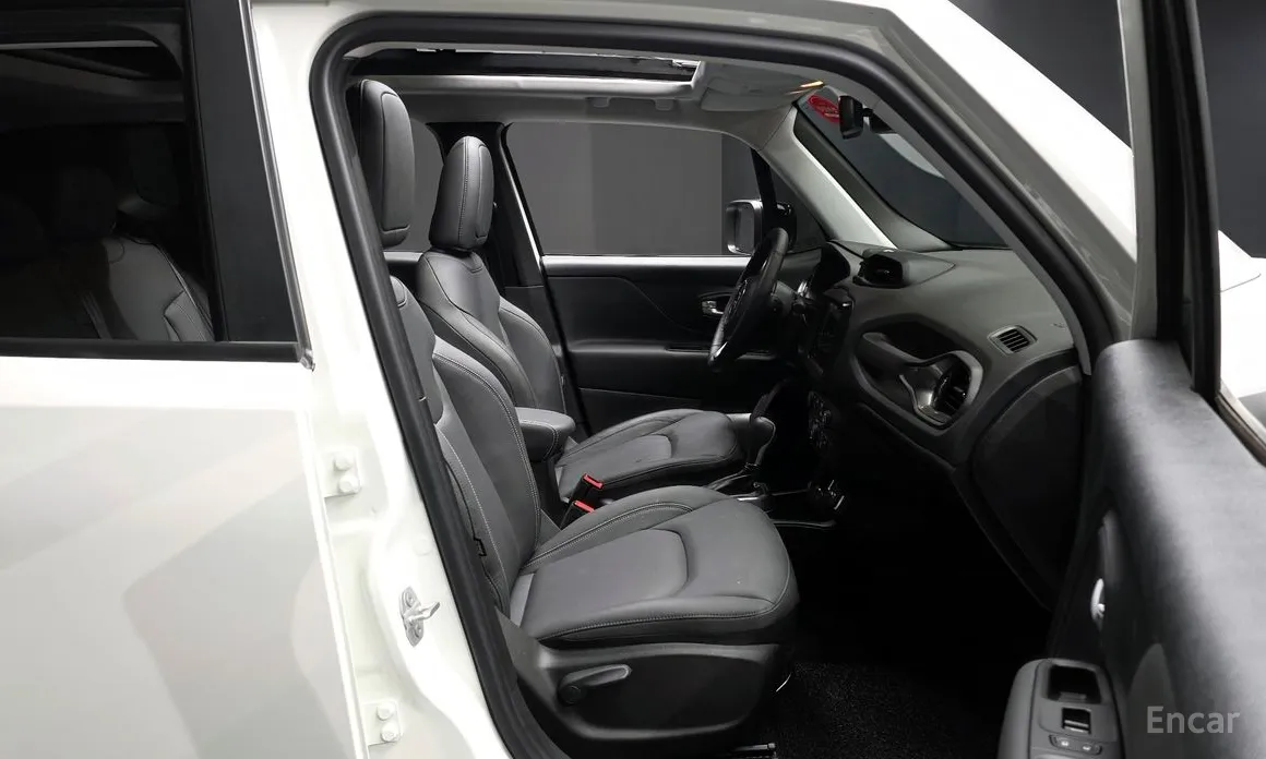 Jeep Renegade, 2023 — фото 10 из 12