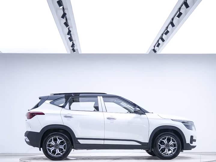 Kia KX3, 2022 — фото 4 из 9