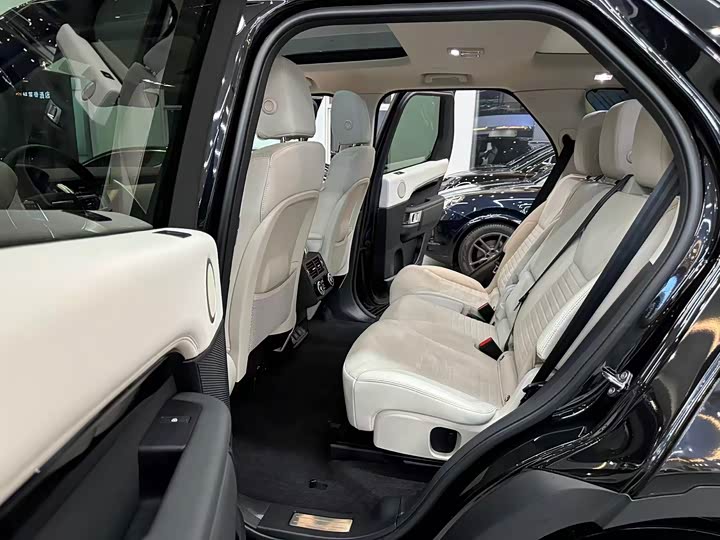 Land Rover Discovery, 2024 — фото 7 из 9