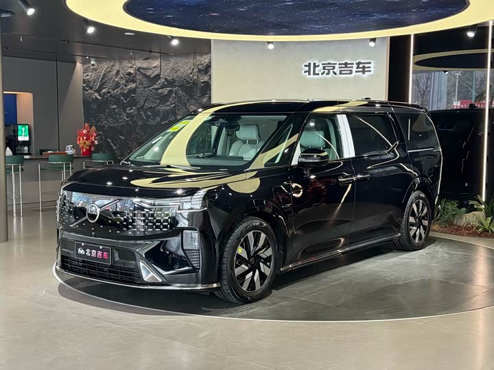 Volvo EM90, 2025 — купить в Владимире под ключ