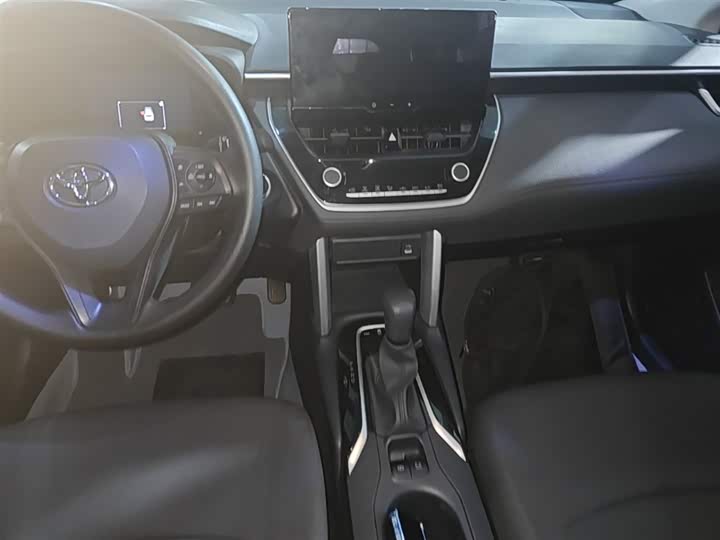 Toyota Corolla Cross, 2024 — фото 9 из 9