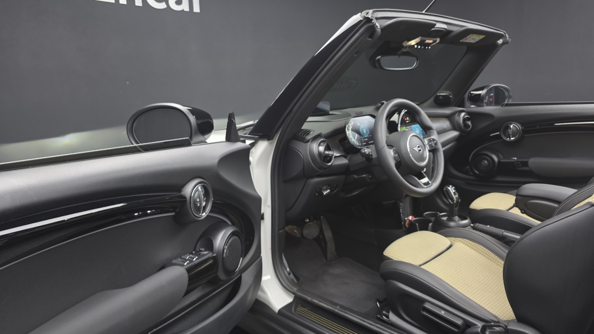 Mini Cooper Convertible, 2023 — фото 9 из 12