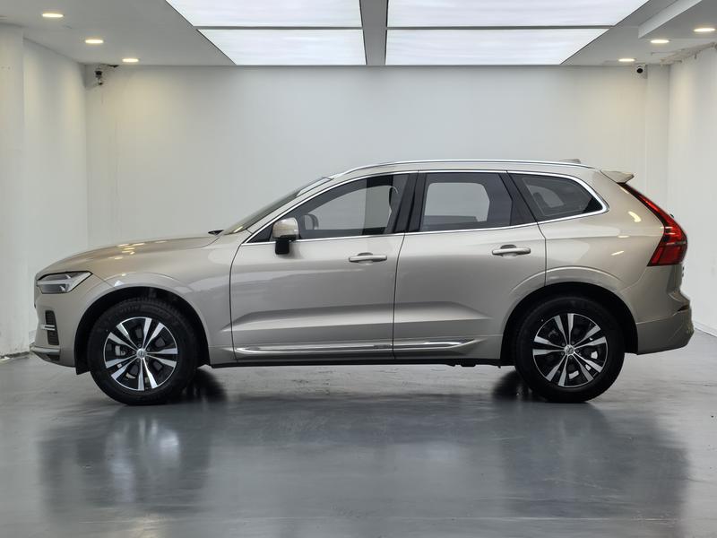 Volvo XC60, 2023 — фото 4 из 12