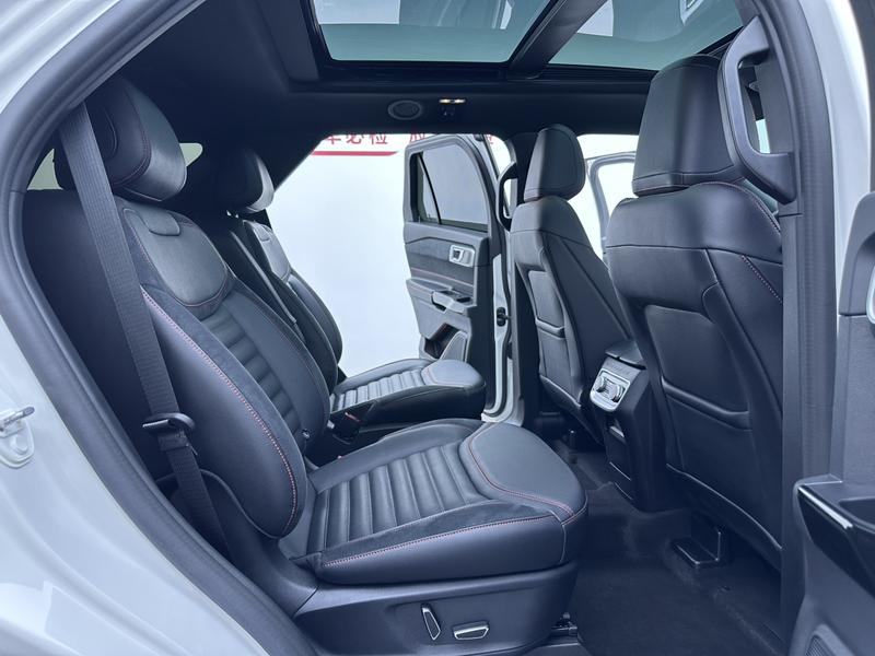 Ford Explorer, 2022 — фото 12 из 12