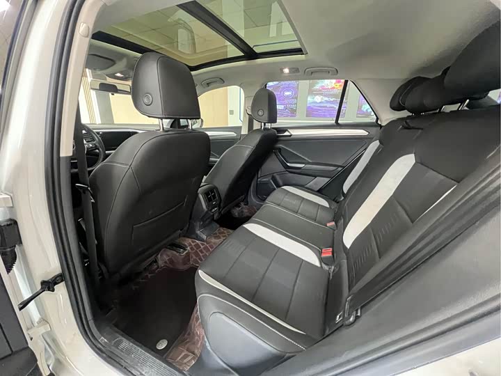 Volkswagen T-Roc, 2022 — фото 8 из 9