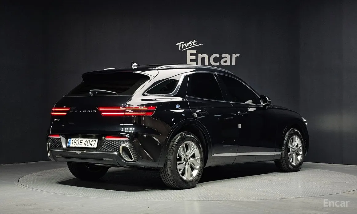 Genesis GV70, 2022 — фото 2 из 12