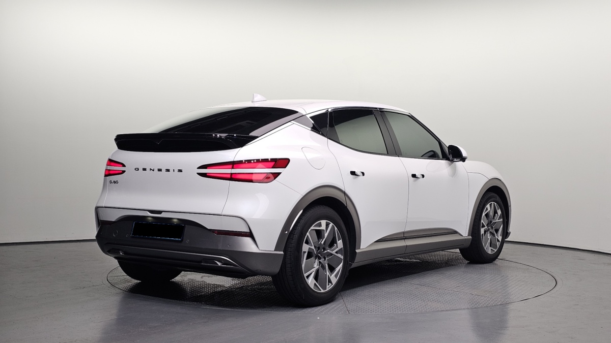 Genesis GV60, 2022 — фото 2 из 12