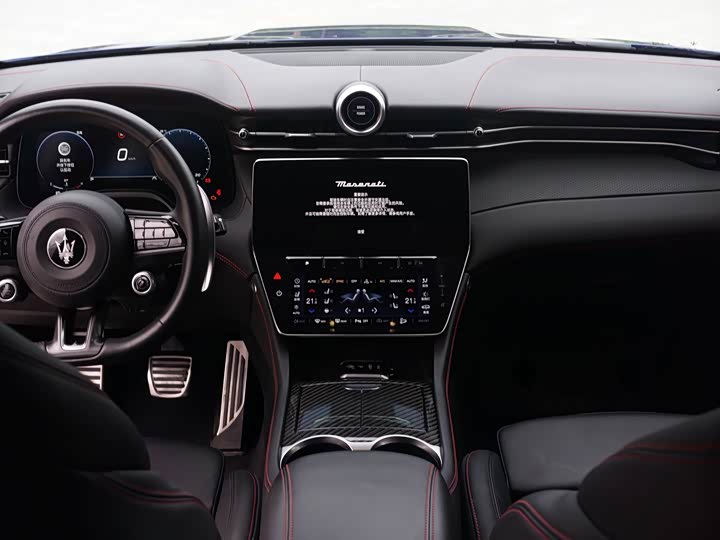Maserati Grecale, 2023 — фото 6 из 9