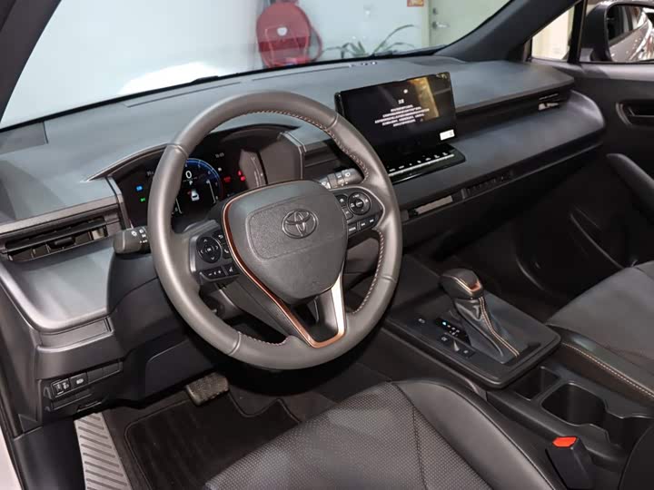Toyota Corolla Cross, 2025 — фото 9 из 9