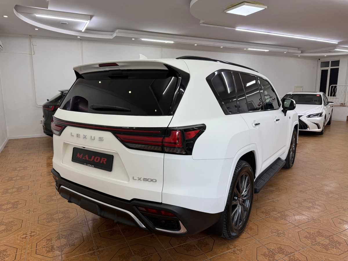 Lexus LX, 2023 — фото 3 из 10