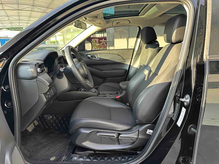 Honda Vezel, 2023 — фото 9 из 9