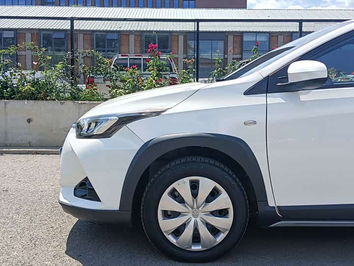 Toyota Yaris L Hatchback, 2021 — фото 5 из 9