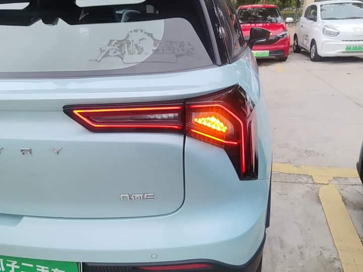Geely Geometry E Firefly, 2022 — фото 8 из 9