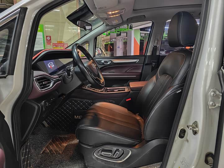 GAC Trumpchi M6, 2022 — фото 3 из 9