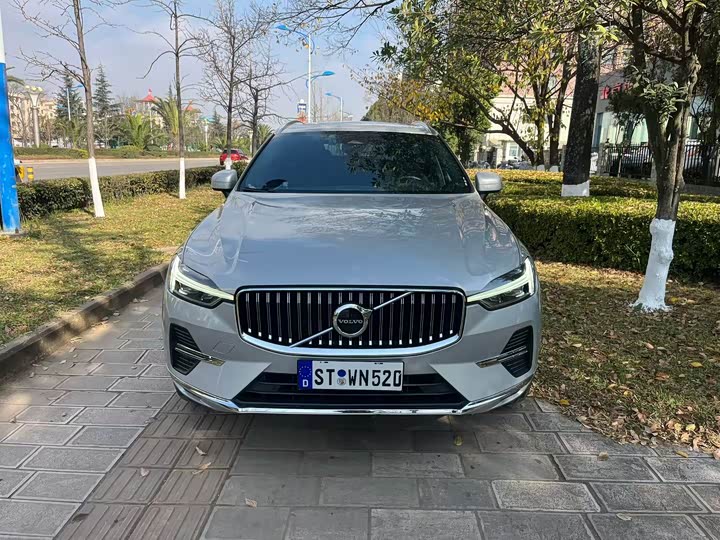 Volvo XC60, 2022 — фото 2 из 9