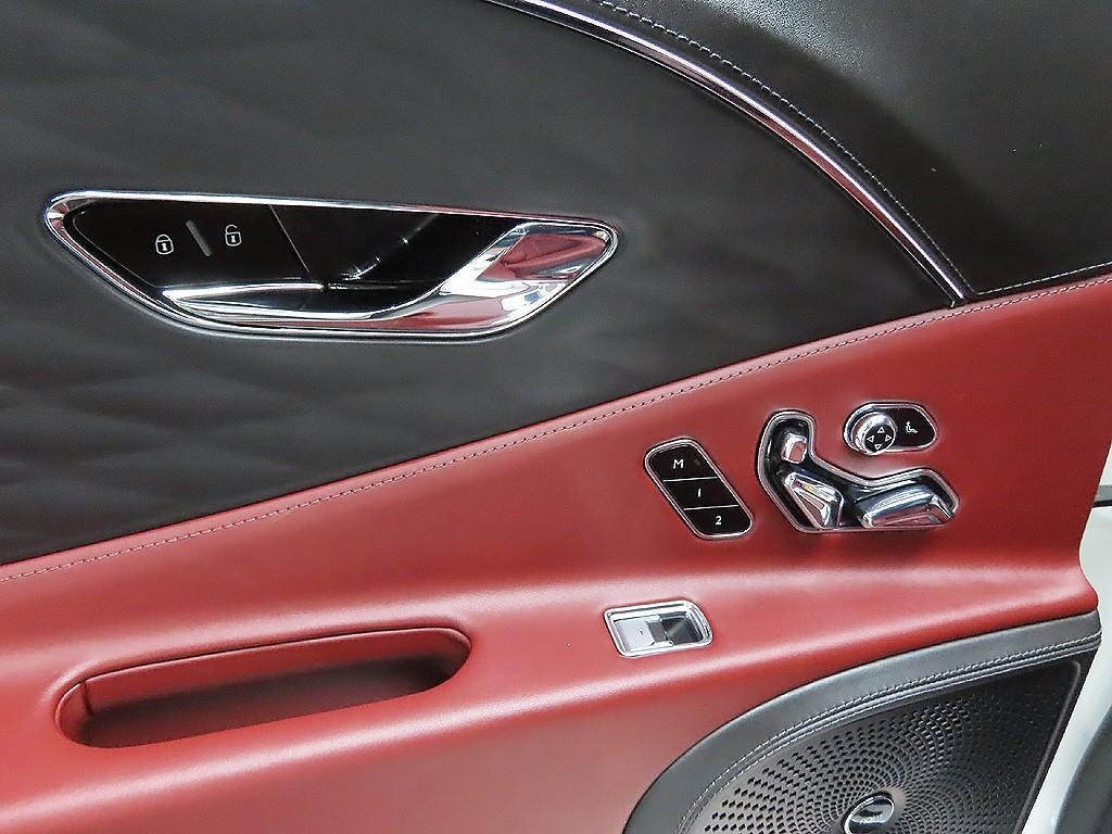 Bentley Flying Spur, 2021 — фото 8 из 12