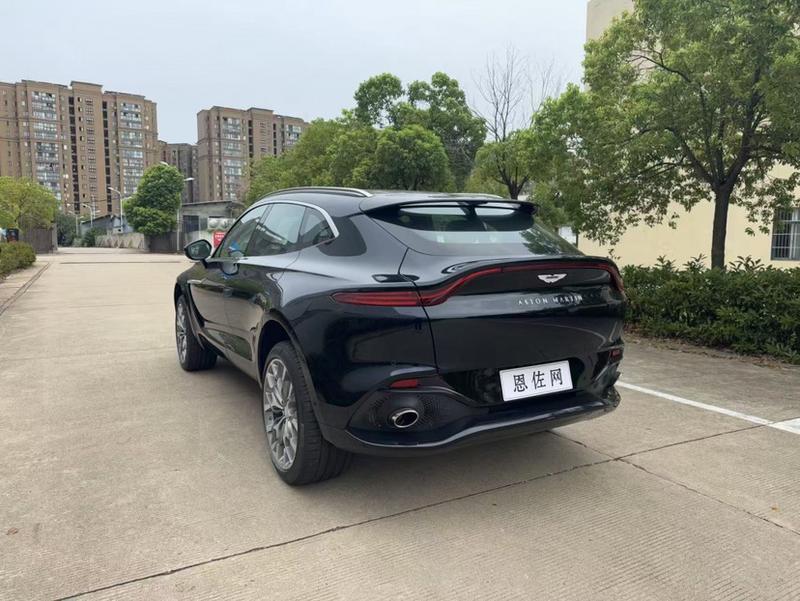 Aston Martin DBX, 2025 — фото 4 из 12