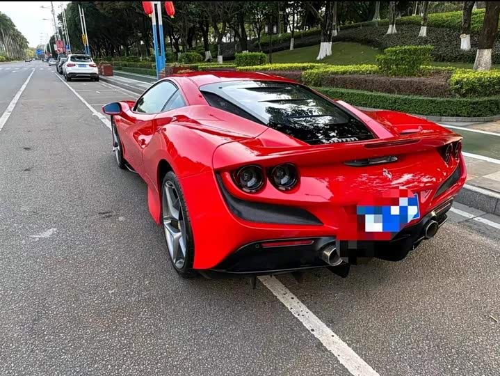 Ferrari F8, 2022 — фото 5 из 5