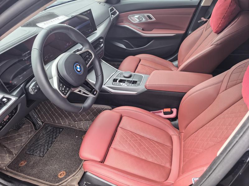 BMW i3, 2024 — фото 8 из 10
