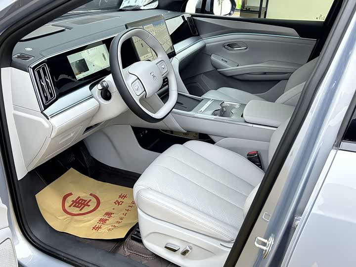 BYD Song Ultra EV, 2026 — фото 3 из 9
