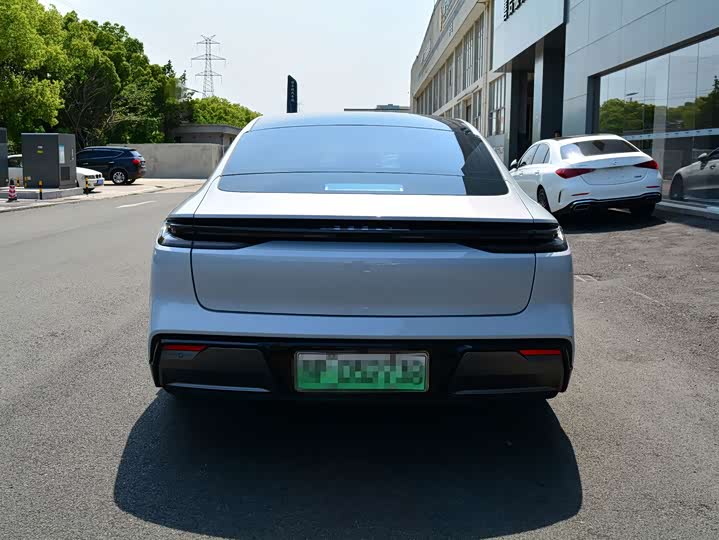 Geely Galaxy E8, 2024 — фото 6 из 9