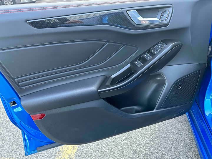 Ford Focus, 2021 — фото 5 из 9