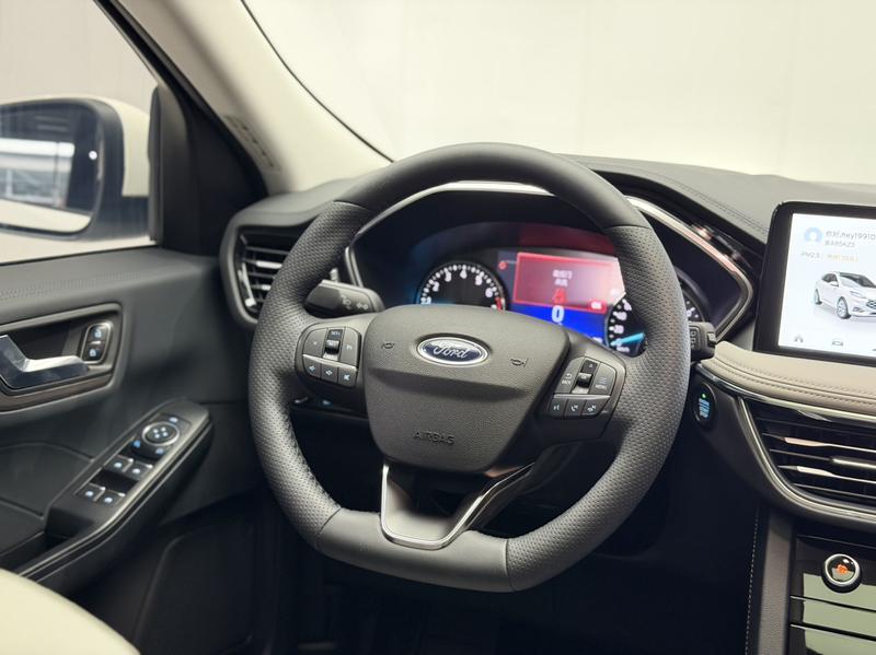 Ford Escape, 2023 — фото 10 из 12