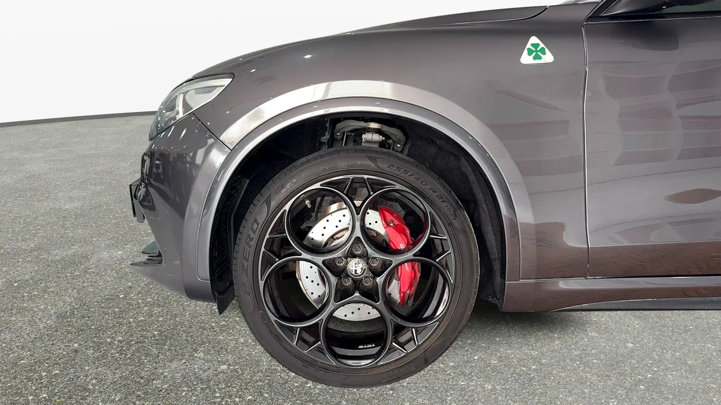 Alfa Romeo Stelvio, 2023 — фото 4 из 10