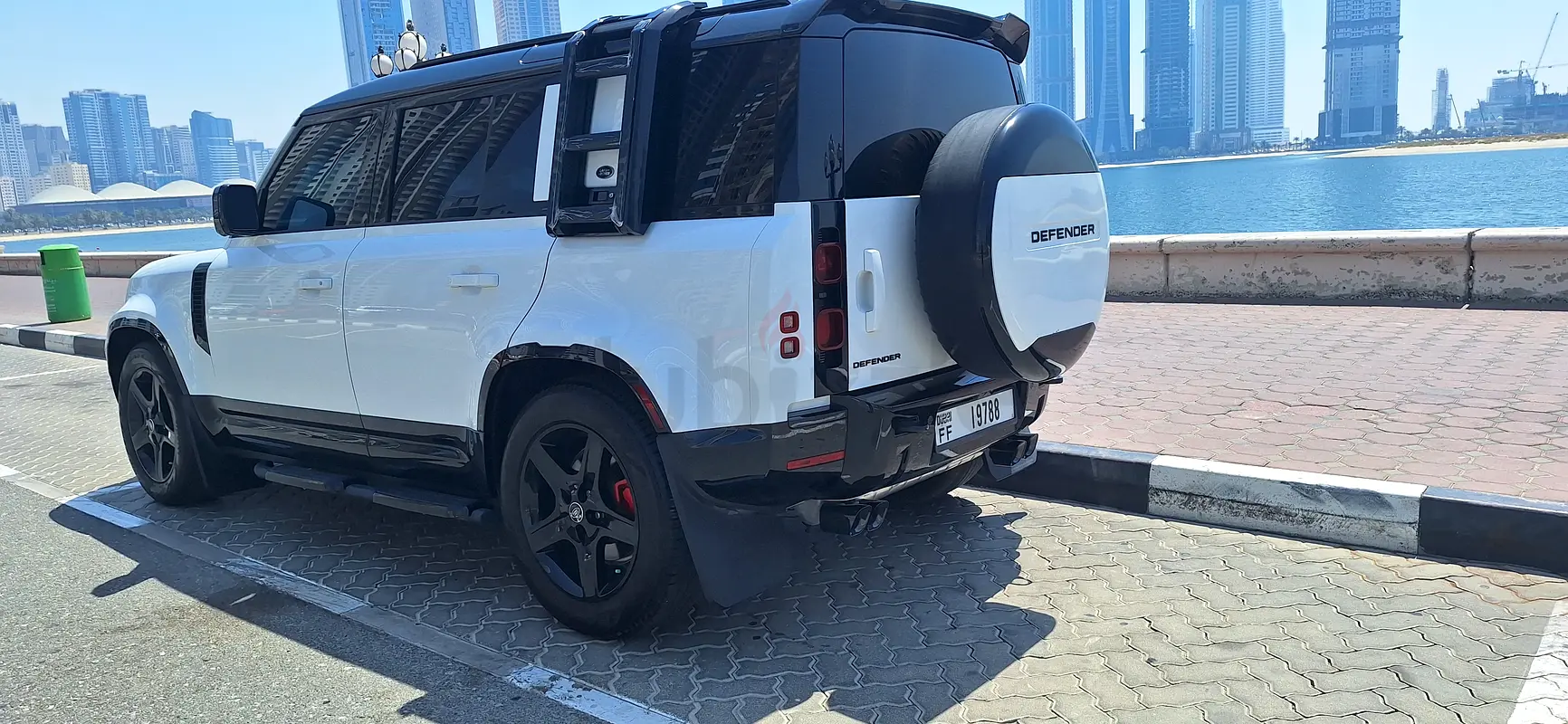 Land Rover Defender, 2024 — фото 6 из 10
