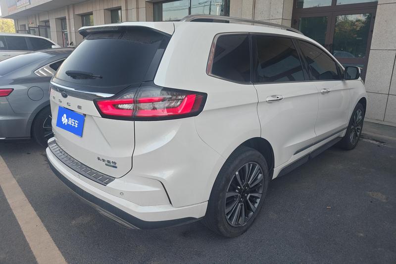 Ford Edge, 2022 — фото 3 из 11