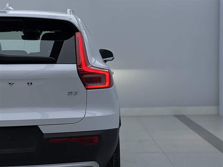 Volvo XC40, 2025 — фото 6 из 9