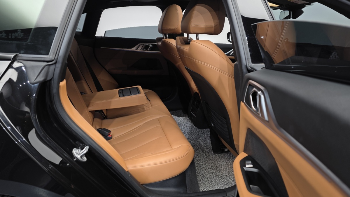 BMW i4, 2022 — фото 12 из 12