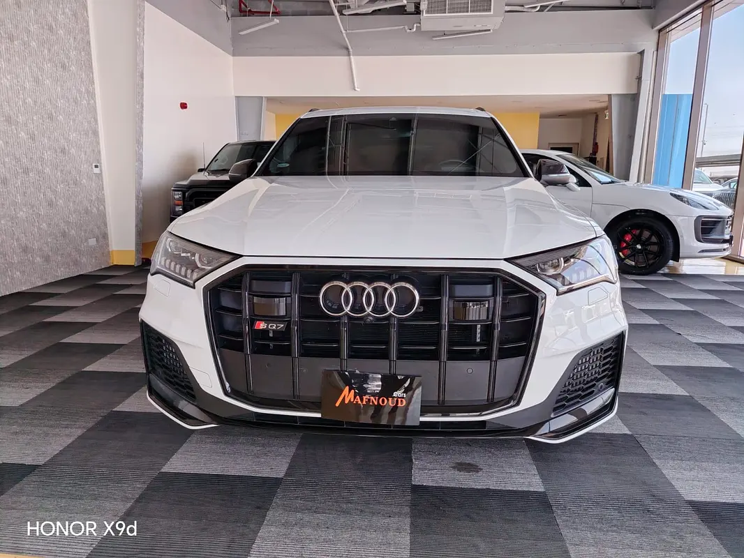 Audi SQ7, 2023 — фото 2 из 10