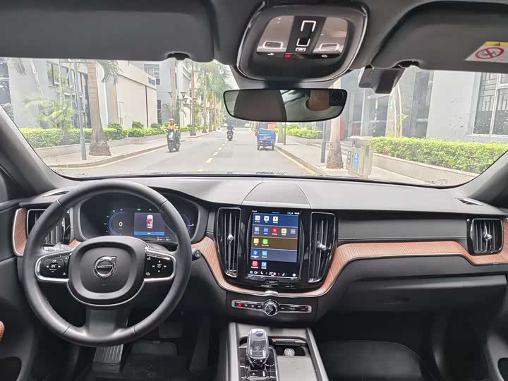 Volvo XC60 Hybrid, 2022 — фото 7 из 9